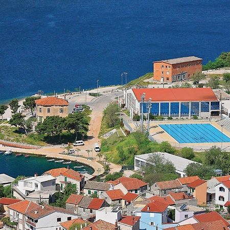 Cozy Apartment In Brodarica With Wifi Екстериор снимка