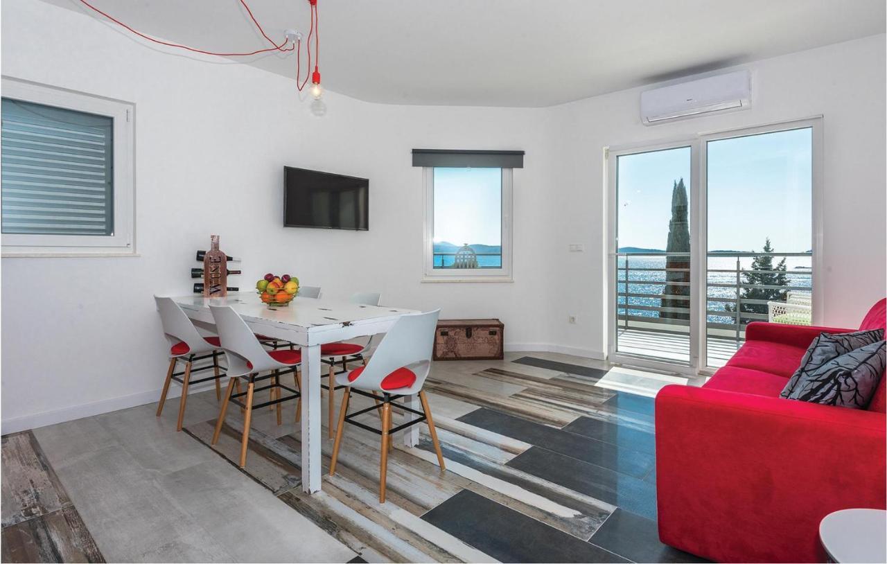 Cozy Apartment In Brodarica With Wifi Екстериор снимка