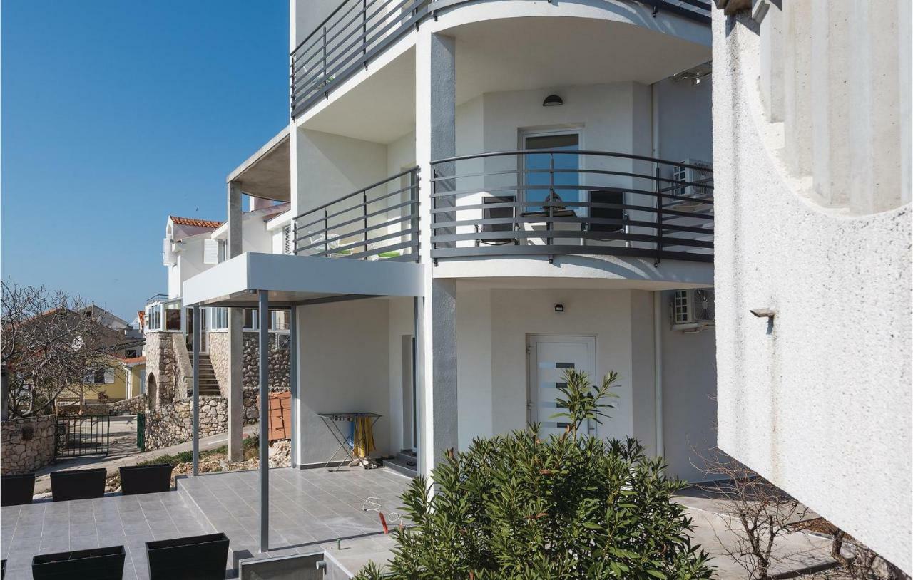 Cozy Apartment In Brodarica With Wifi Екстериор снимка
